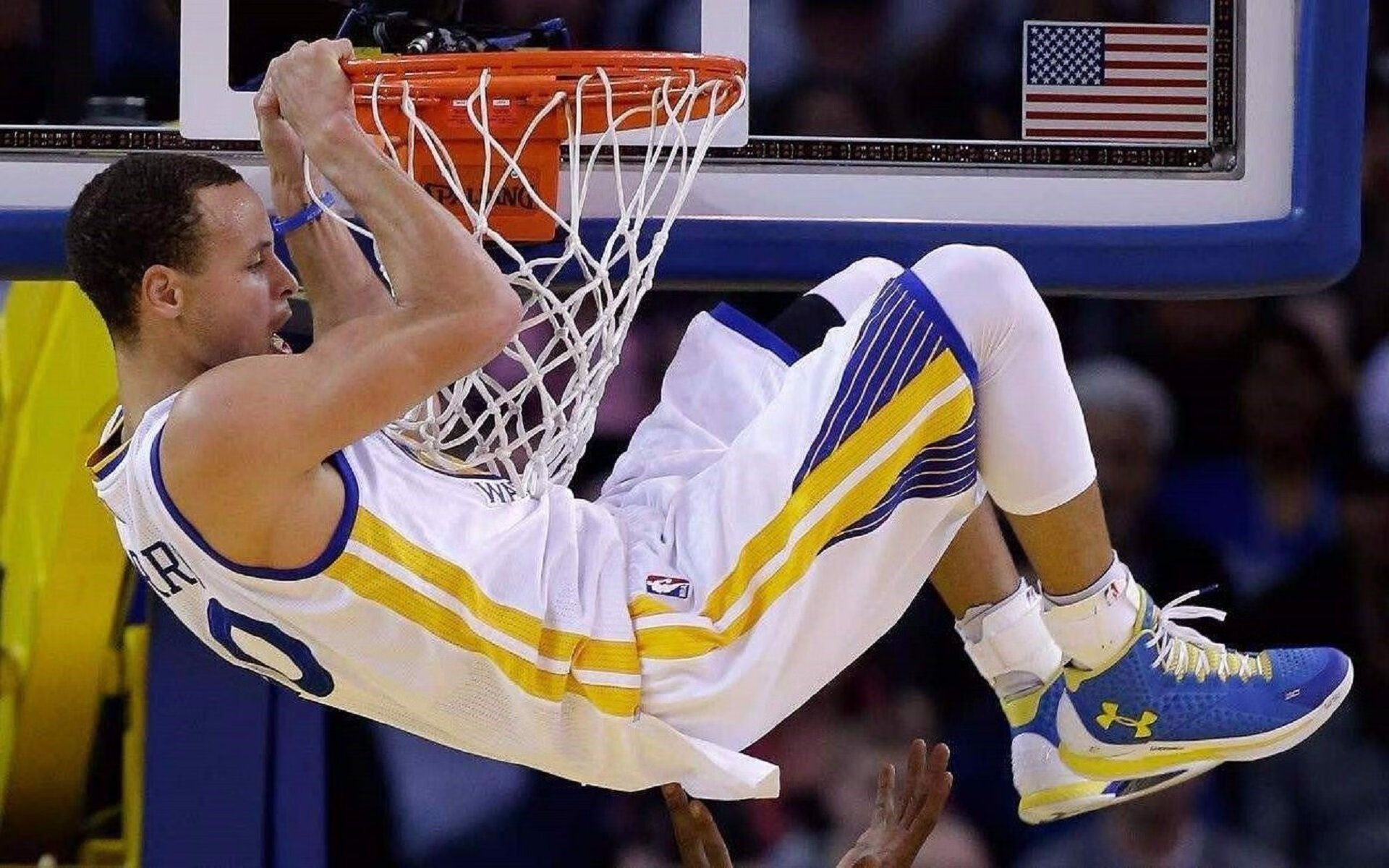 当CBA的防线遇上NBA的季后赛，德甲的里程碑撞上电竞的绝杀，一场跨次元的体育盛宴？